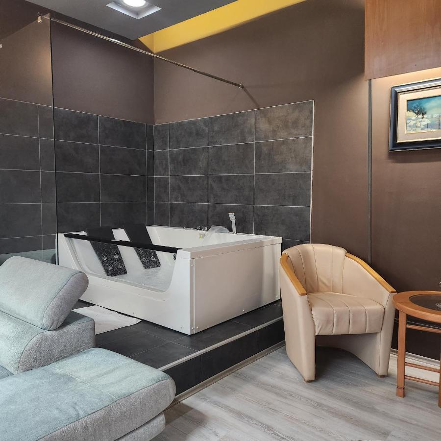 In Club Aparthotel Vrnjačka Banja Εξωτερικό φωτογραφία